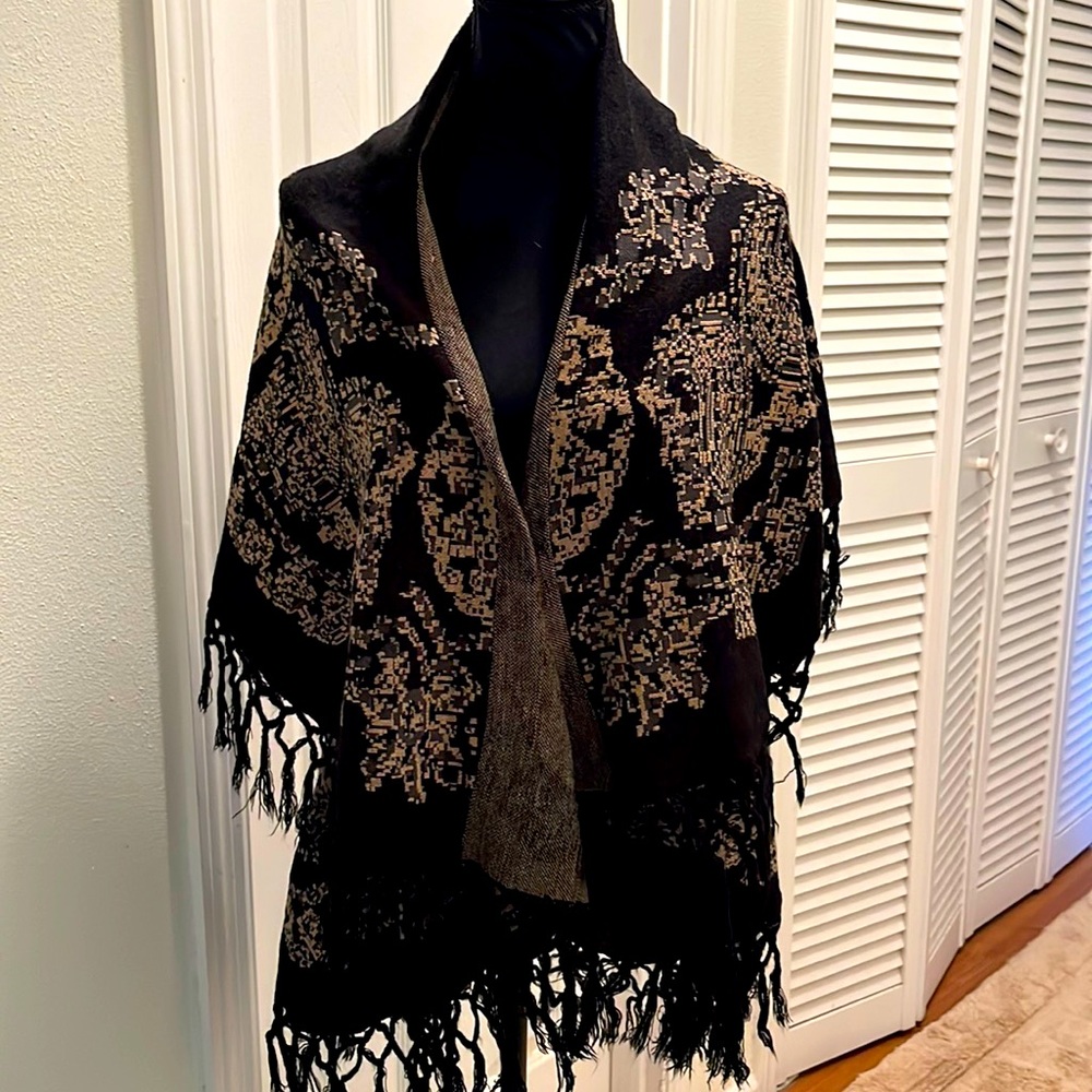 Warm two layer OS shawl
